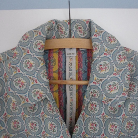 Short, unlined jacket by Caslon. - Picture 3 of 6